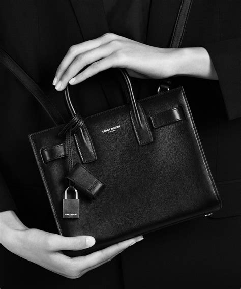 sac downtown yves saint laurent|Saint Laurent sac du jour.